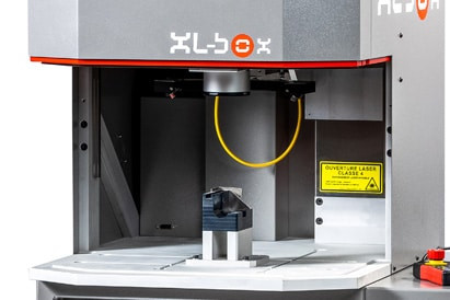 Laser marking station for large industrial parts